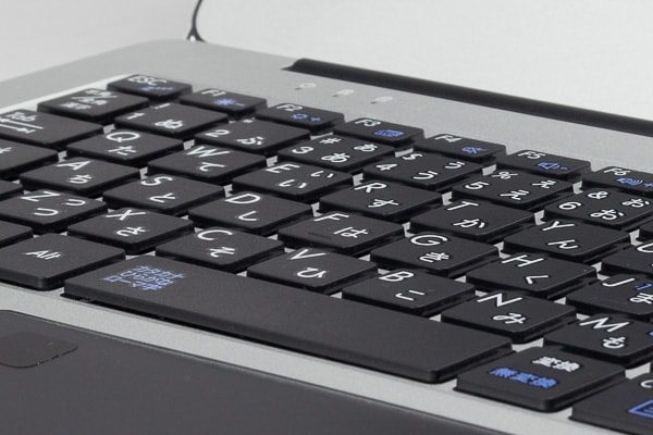 マウス MB11ESV レビュー：まるでMacBookな3万円台の極薄ノートPC