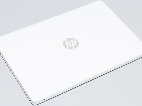 HP 15s-eq1000 レビュー：低価格でも見た目と映像品質に優れる15インチ