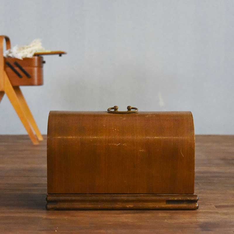 HARRIS 小ぶりな手回しミシン 鍵付き – 神戸アンティークウェアハウス