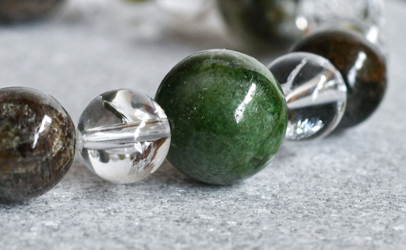 ヒマラヤアイリスクォーツ - 天然石で作るお守りブレスレット、お守り