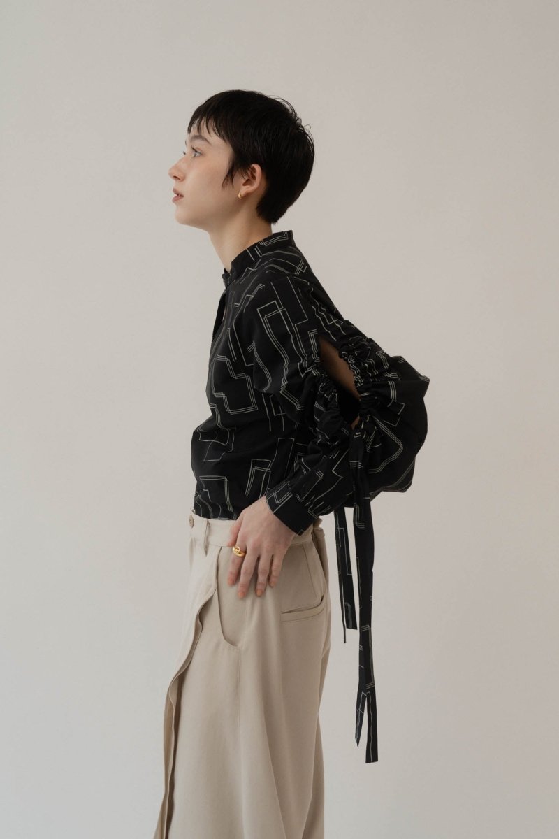 shirring sleeve pattern blouse/2color | KNUTH MARF