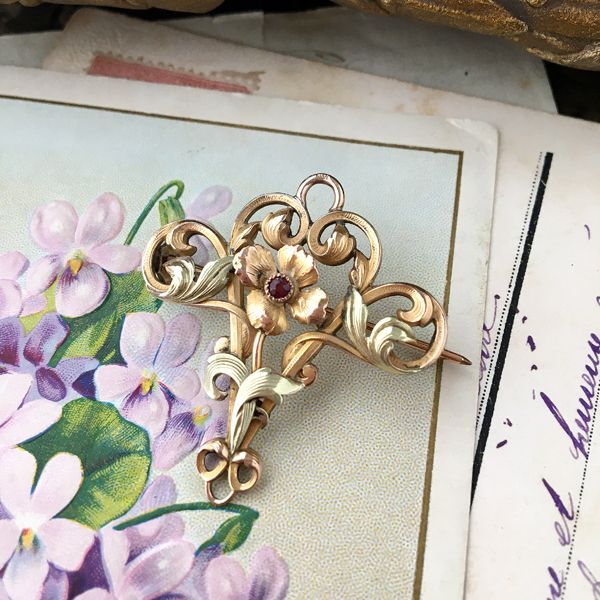 FIX アールヌーヴォー花のゴールドブローチ - アンティーク k-nuts