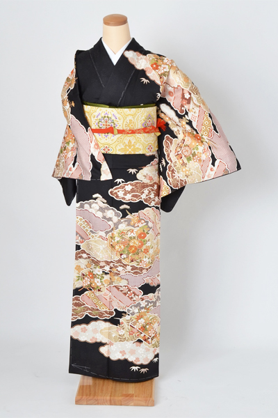 訪問着「黒地雲取り鹿の子絞り模様」｜着物レンタルあき (来店着付け