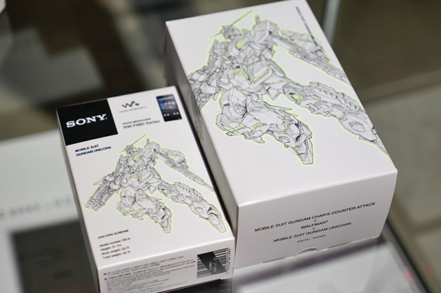 ウォークマンZX1シリーズ「機動戦士ガンダム 逆襲のシャア x UC