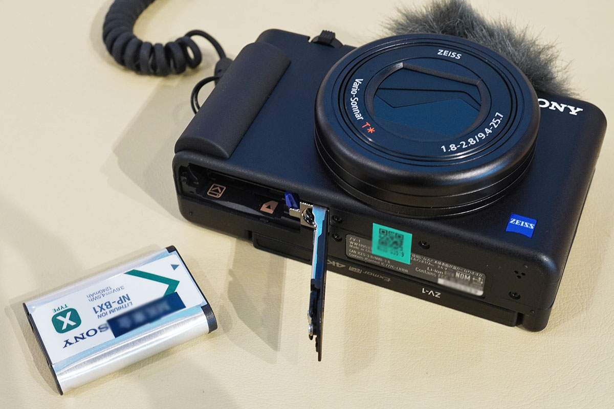 ソニーが新型番「VLOGCAM ZV-1A」を準備中！？ヨーロッパUSB Type-C