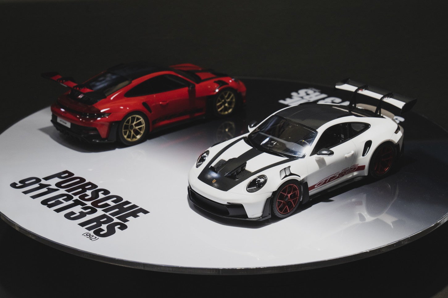 タミヤからポルシェ911 GT3 RSの1/24キットが登場。斬新な設計に注目