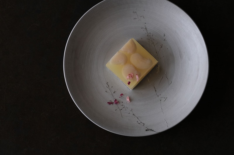 一点物を選ぶ楽しみ 松本美弥子さんの器 | 暮らしとおしゃれの編集室