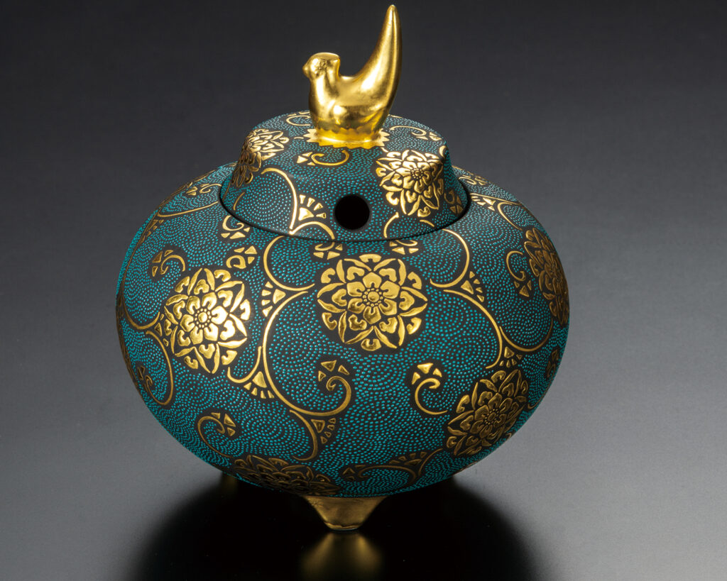 三代 仲田錦玉 | 盛金・青粒の第一人者 | 九谷焼 MAG