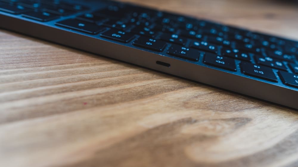 Magic keyboard スペースグレイ レビュー｜ミニマルで美しいテンキー