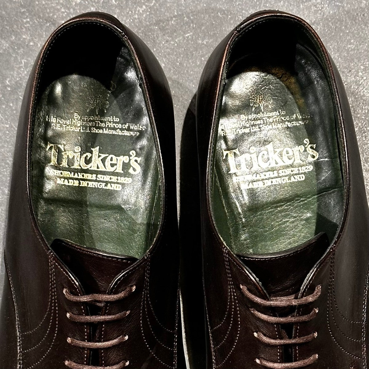 Tricker's】トリッカーズ M7640 ストレートチップ 外羽根 カーフ