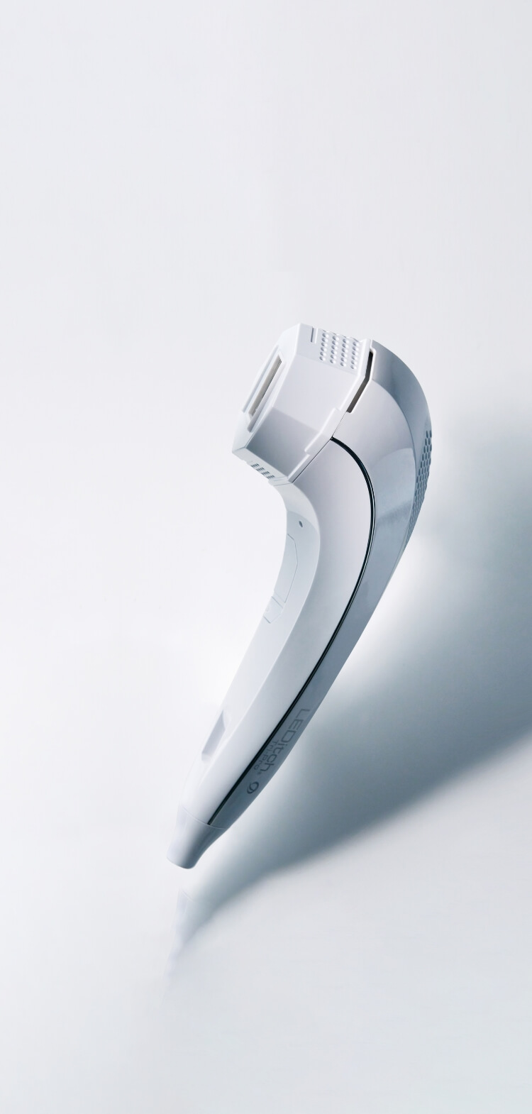 LEDitch Tri-Pro | 高出力LEDでつくる凛とした美しさ