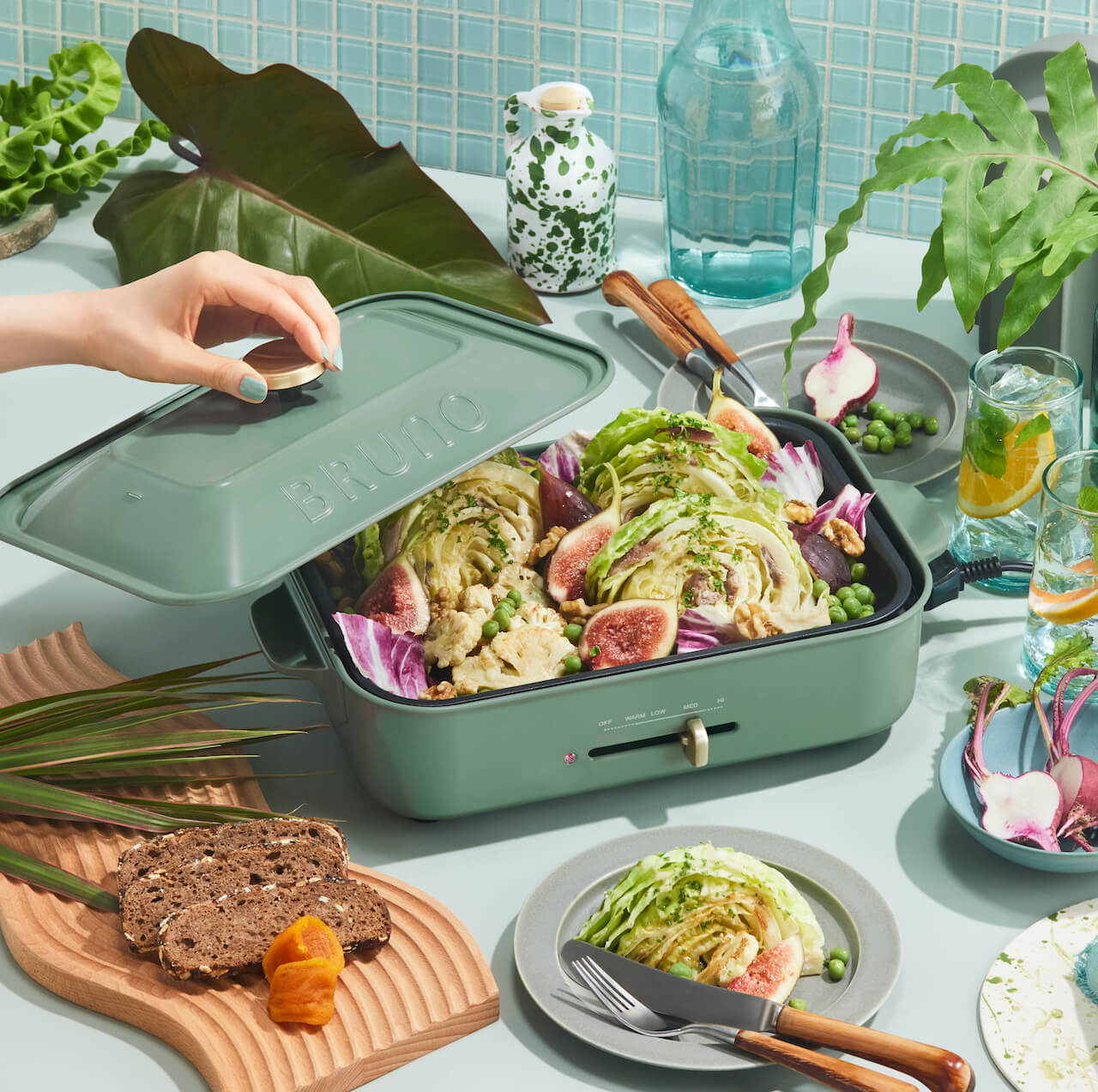 ブルーノ】大人気コンパクトホットプレートの10周年限定カラーに注目