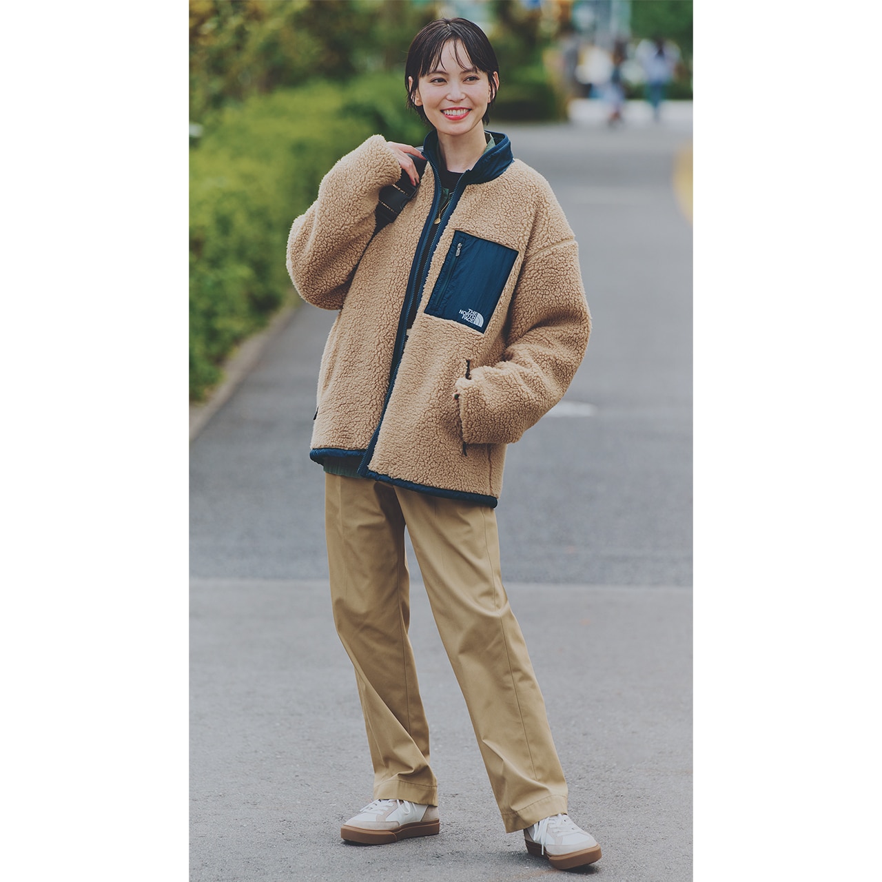 ザ・ノース・フェイスの可愛げボアリバーシブルジャケットで公園へGo