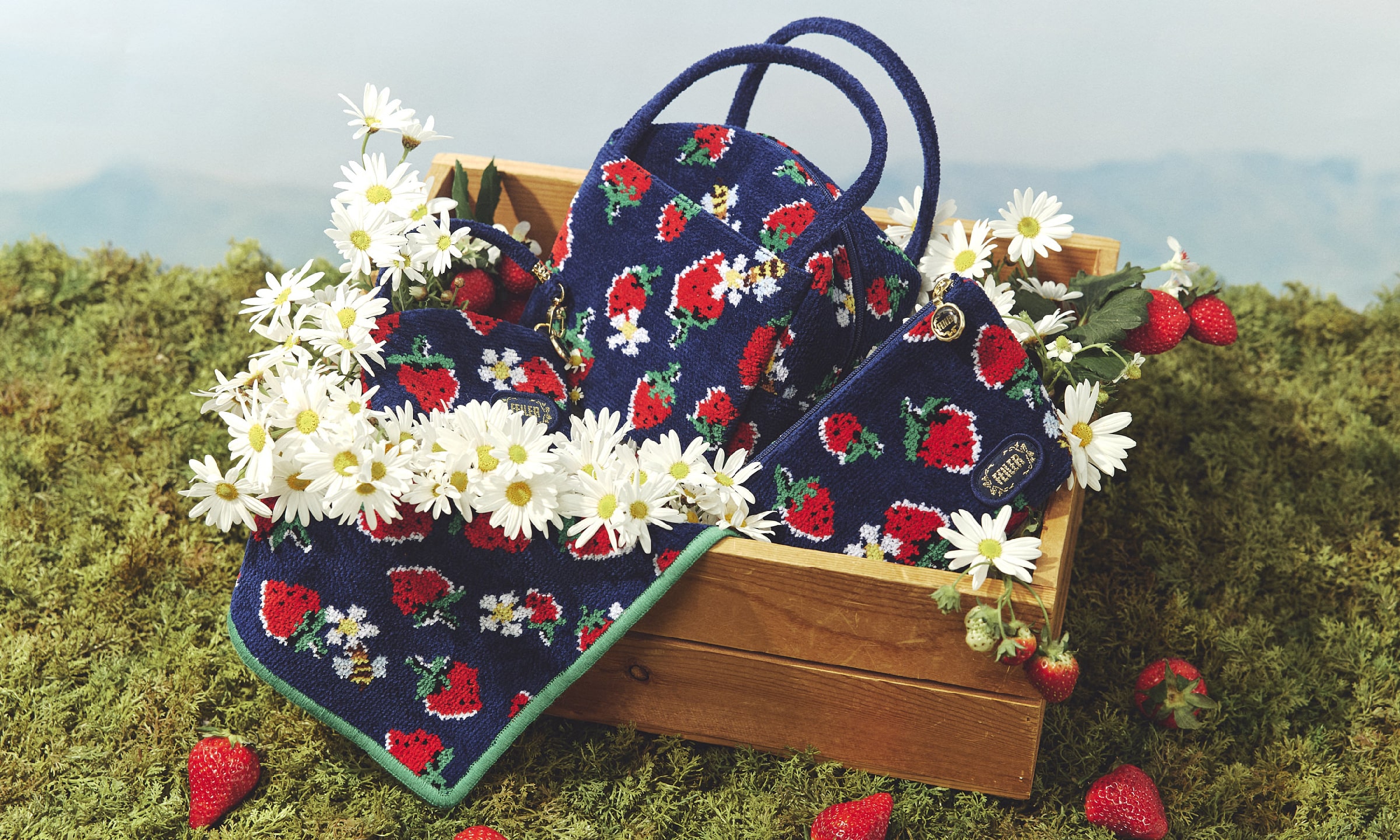 ミュベール × フェイラー】イチゴ×ハチの限定デザインが可愛すぎる