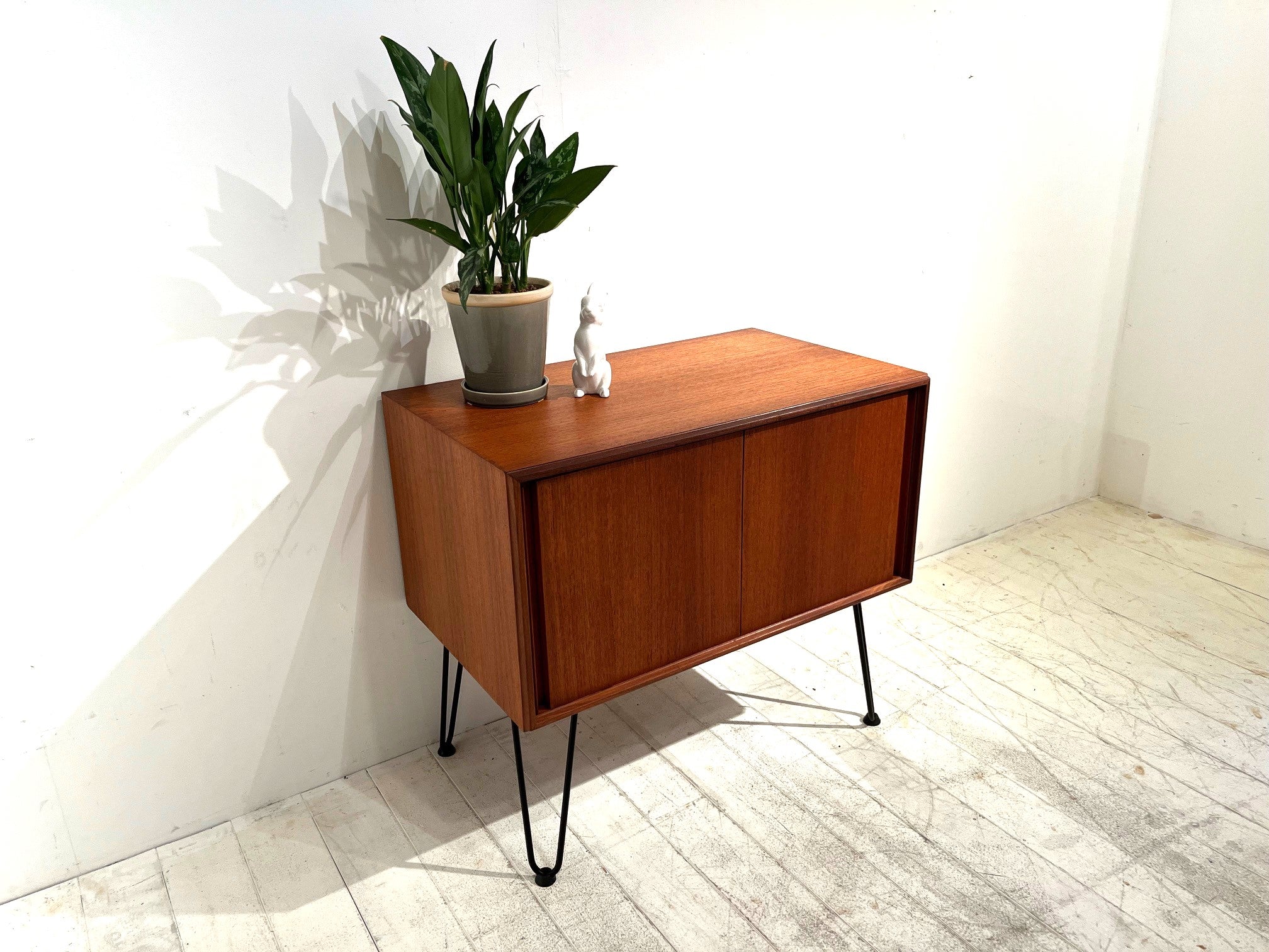 北欧ビンテージ家具Lewis(ルイス) |東京・目黒・吉祥寺|キャビネット