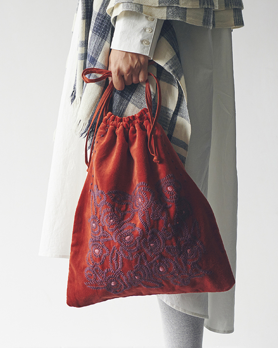 LILI et NENE KHADI & CO（カディー＆コー） KHADI & CO ベロア刺繍