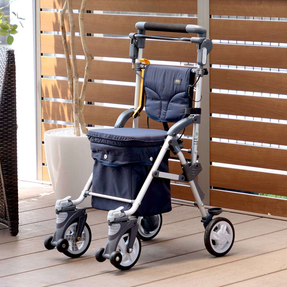 0121W【未使用品】はぴねすくらぶ スリム収納セーフティカート スリム