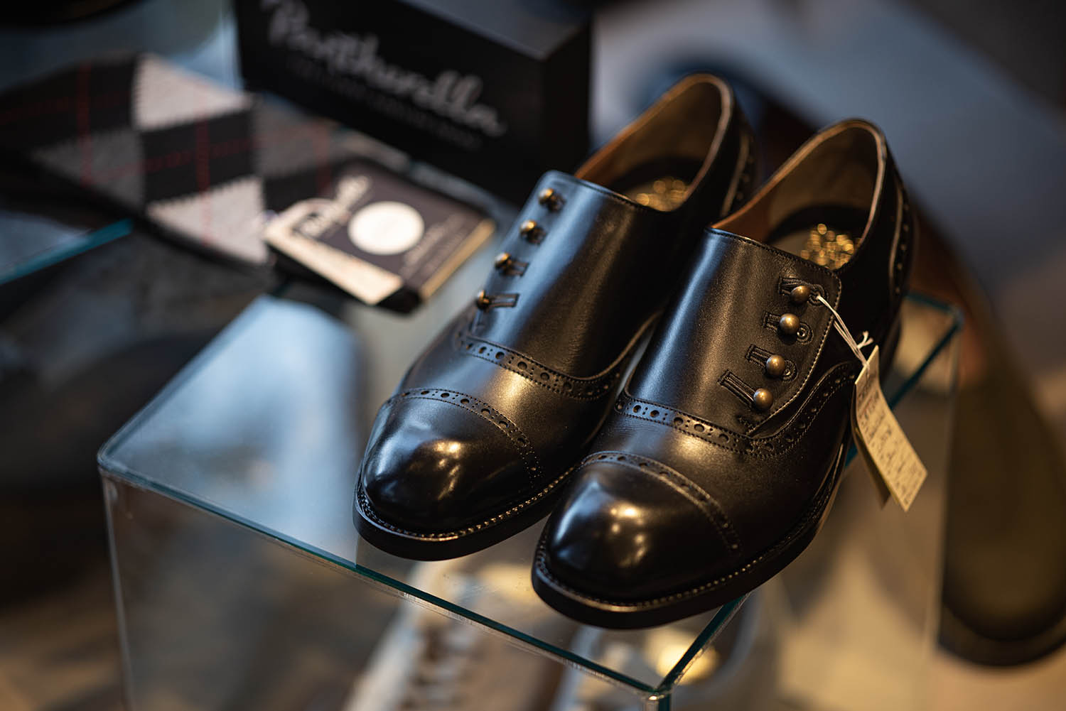 ショセ C-7047 ボタンシューズ ブラック | 販売店 | (有)シューズ