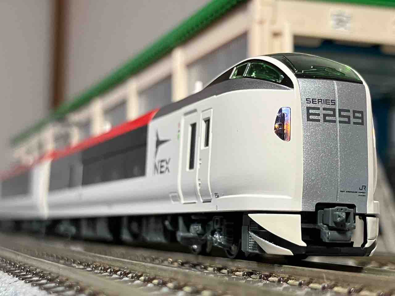 KATO E259系 成田エクスプレス リニューアルカラー 入線 : 夏島鉄道