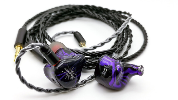 Kiwi Ears Quartet」 美しいデザインに圧倒的な低域を持つ2BA+2DD構成