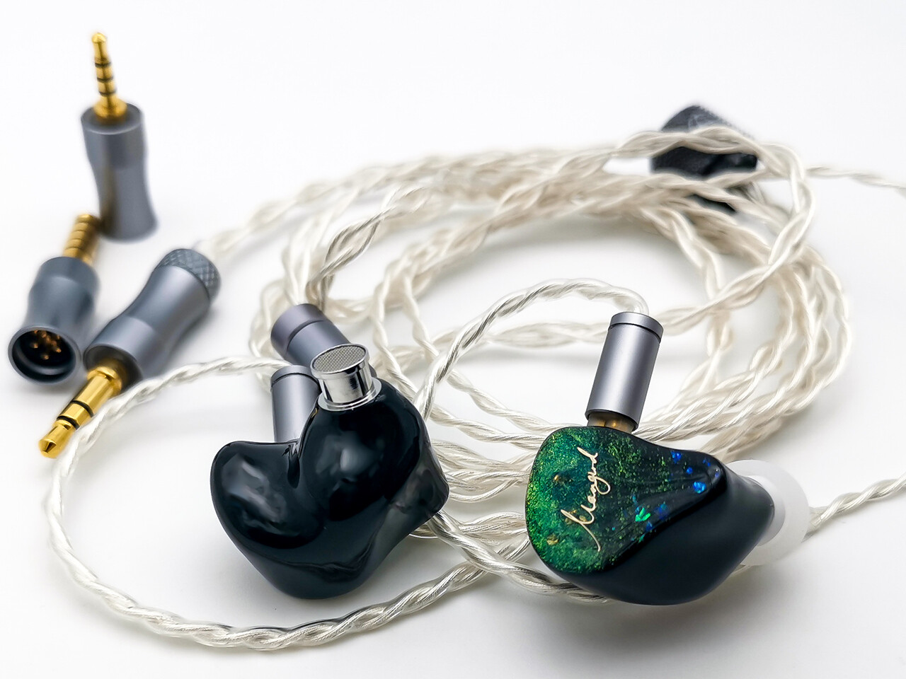 XENNS Mangird Top」 Knowles&Sonion製BAとベリリウムコートによる8BA+