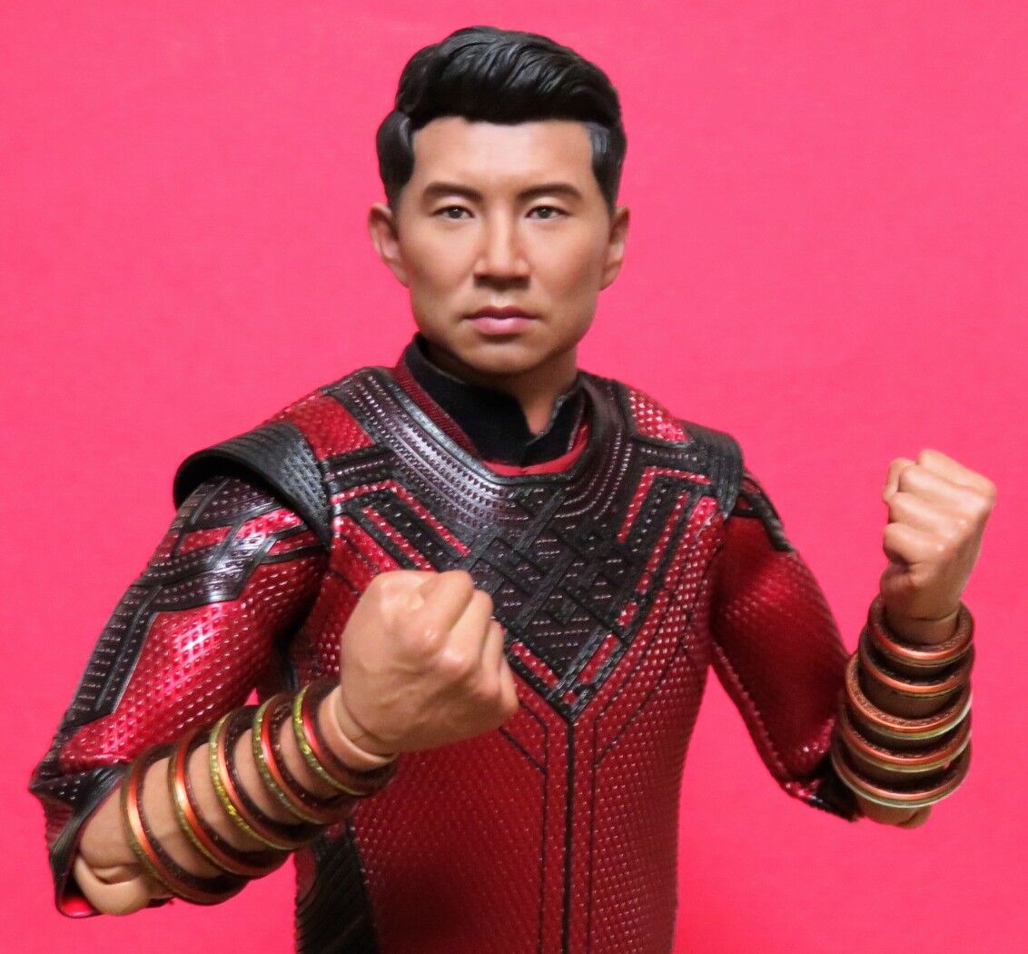 ブラックライトでテン・リングスが光る！】HOTTOYS ムービー