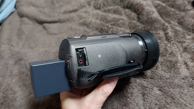 車載動画撮影用のFDR-AX45のバッテリーをパワーアップ NP-FV100A