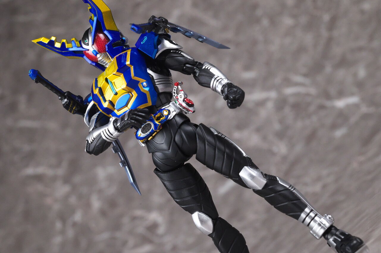 S.H.フィギュアーツ（真骨彫製法） 仮面ライダーガタック ハイパー