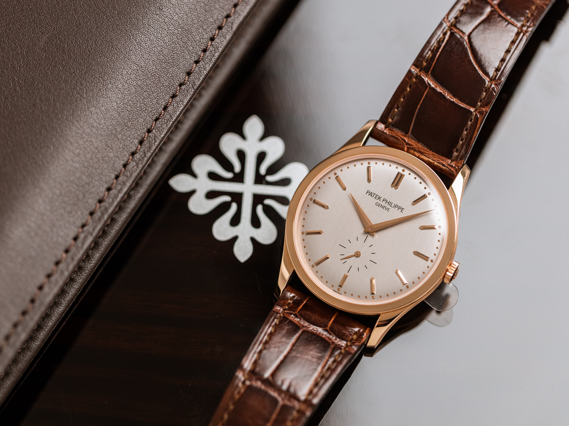 菊池風磨さんが愛用する腕時計・ロレックス、パテックフィリップ、タグ