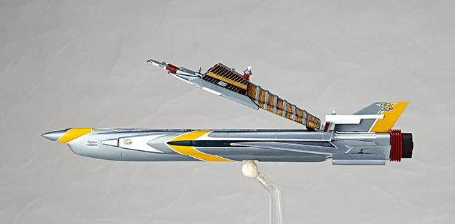 巨大無敵の万能戦艦マイティ号！海、空を超えてついに特撮リボルテック