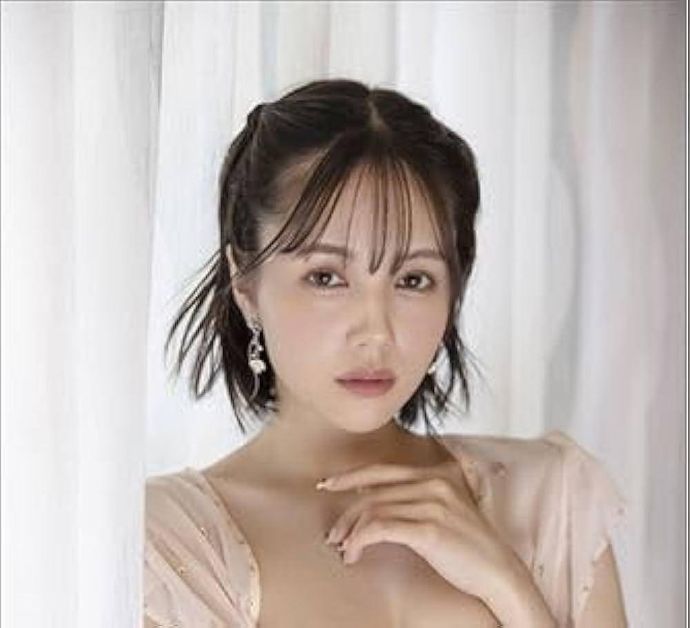 Amazon | 1.【直筆サイン】涼森れむ 2025年壁掛けカレンダー 2. 涼森れ