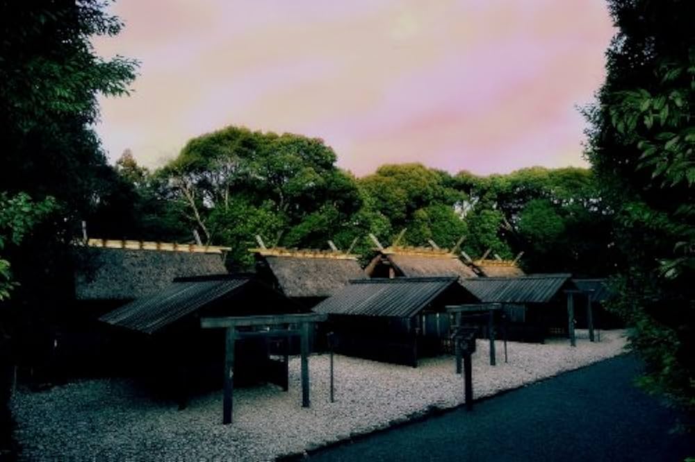 Amazon.co.jp: 伊勢神宮 (講談社文芸ヴィジュアル) (100周年書き下ろし