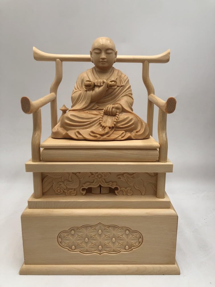 Amazon｜木彫りの仏像 弘法大師(祖師高僧) 柘植製 (高さ23cm×巾15.5cm