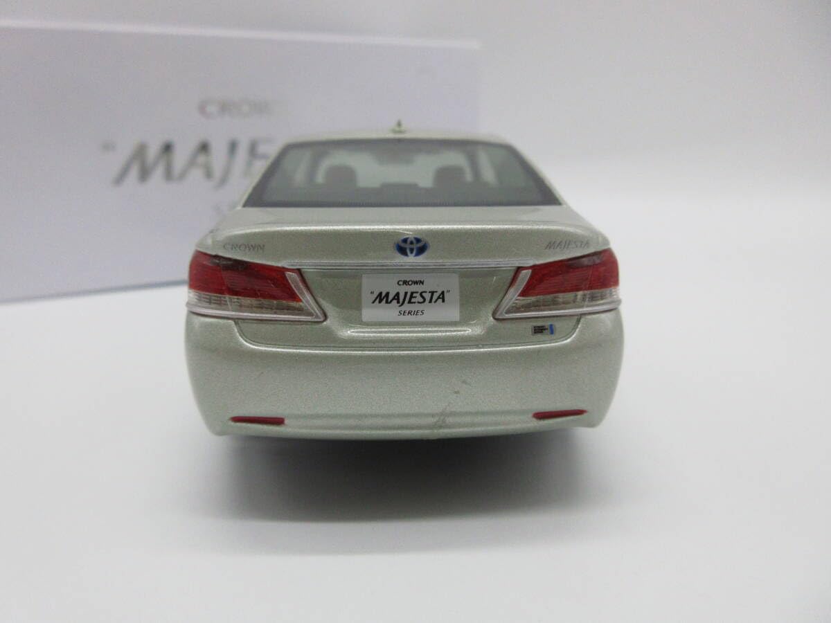 Amazon | 1/30 ミニカー クラウンマジェスタ 210系 カラーサンプル