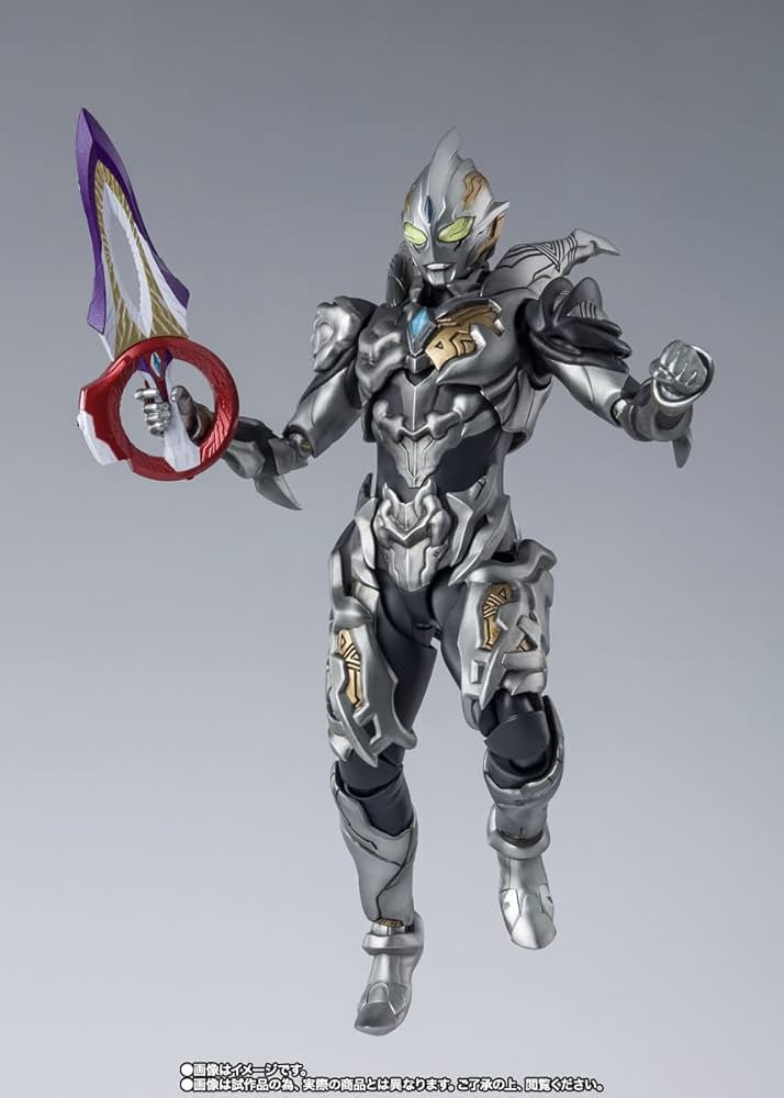 Amazon.co.jp: バンダイ(BANDAI) S.H.Figuarts ウルトラマントリガー