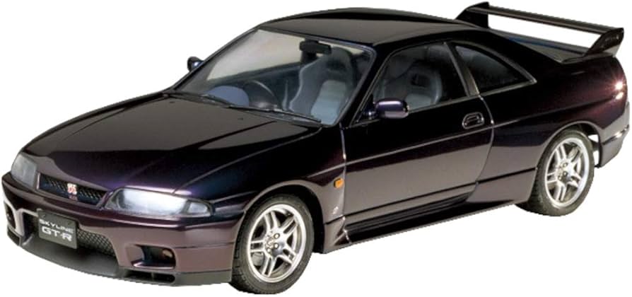 Amazon.com: Tamiya Nissan Skyline GT-R R33 V-Spec- 1/24 Scale