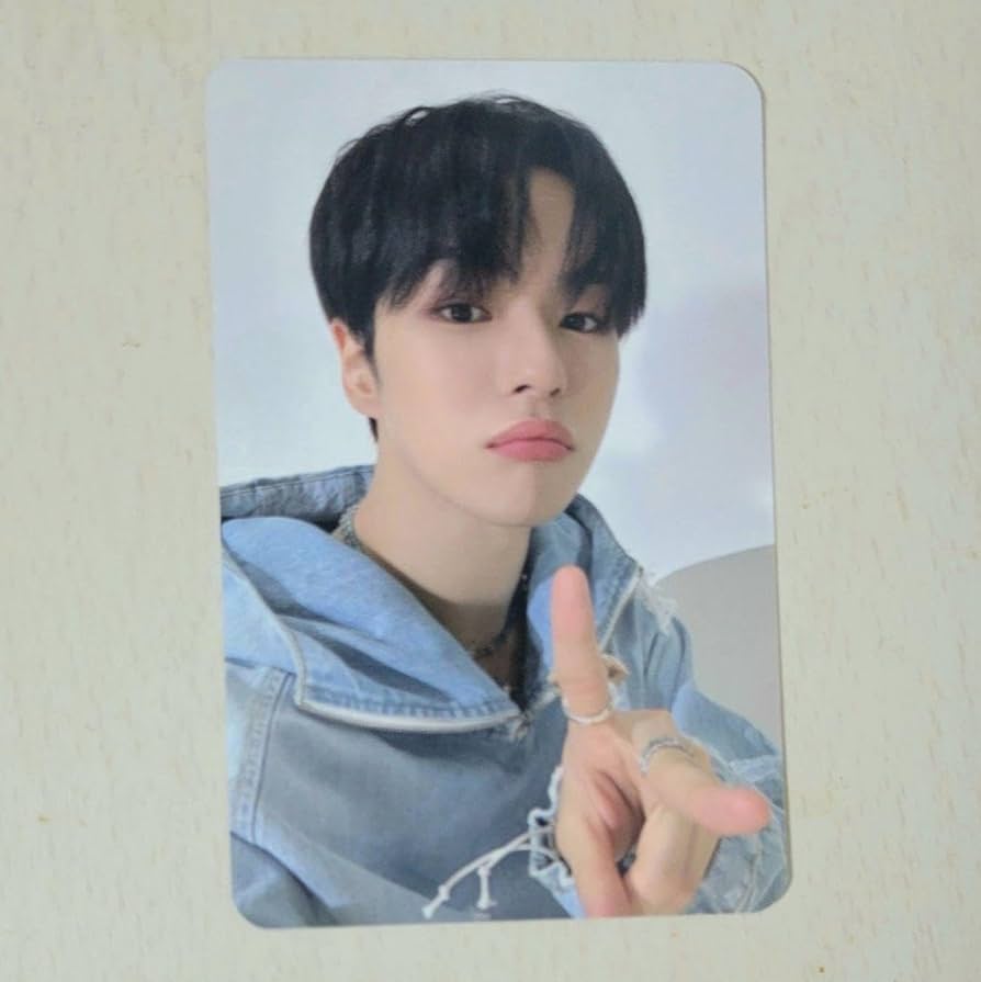 ジェヒョク treasure トレカ うちわ 缶バッジ アクリルキーホルダー