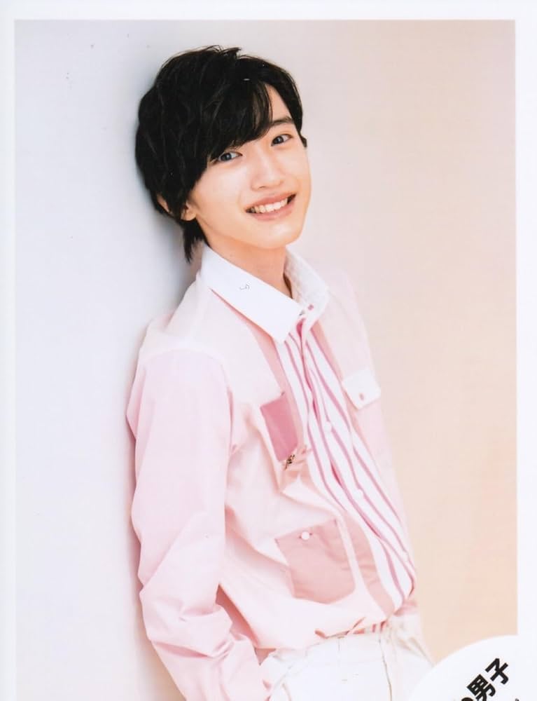 Amazon.co.jp: なにわ男子 公式 生 写真（道枝駿佑）J00852 : おもちゃ