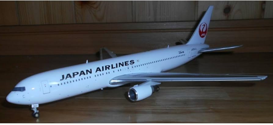 Amazon.co.jp: JCWings 1/200 JAL B767-346ER JA654J : ホビー