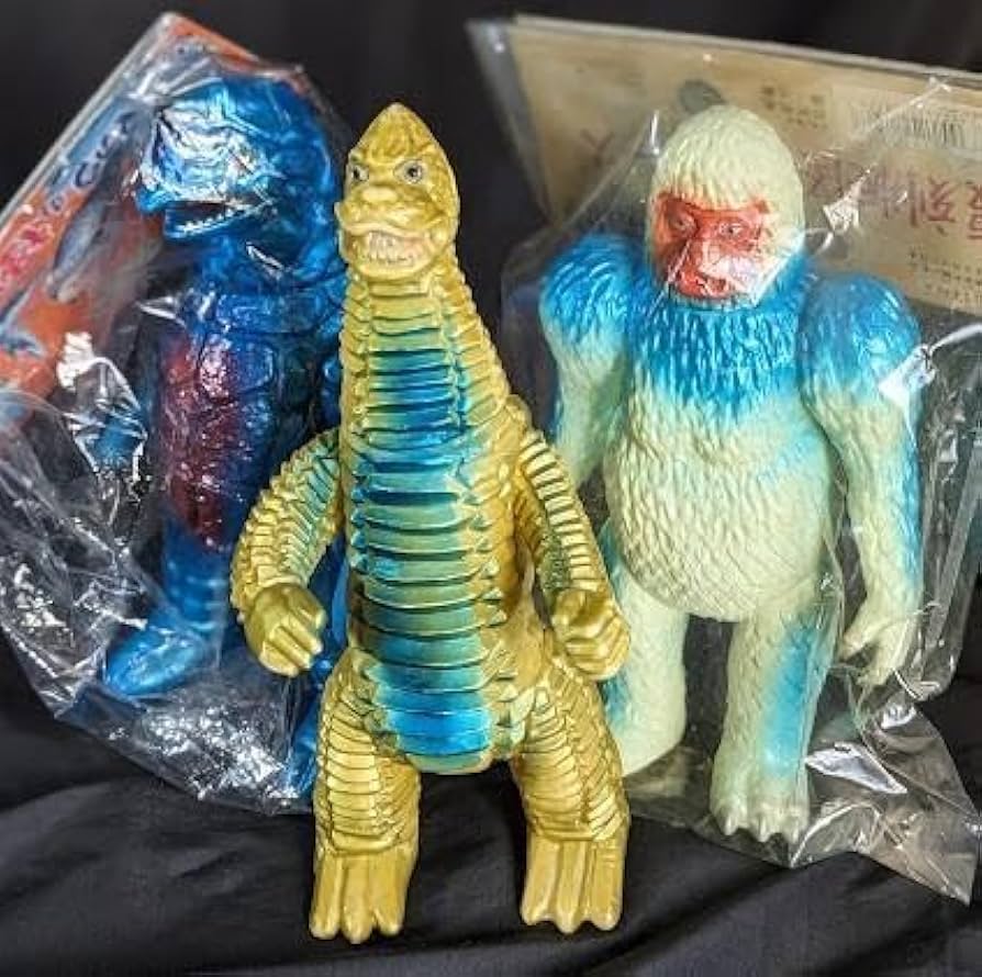 Amazon.co.jp: ギガス＆ドラコ＆レッドキング ブルマァク復刻 ソフビ