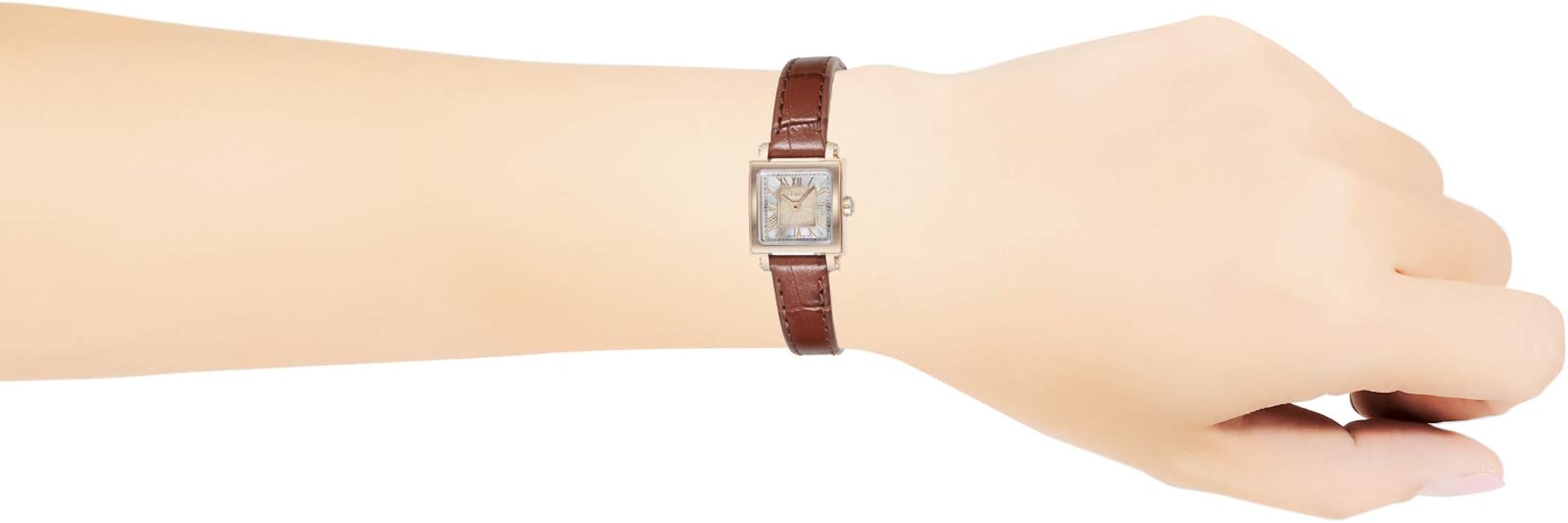 Amazon.co.jp: [フェンディ]FENDI 腕時計 QUADORO MINI ホワイト文字盤