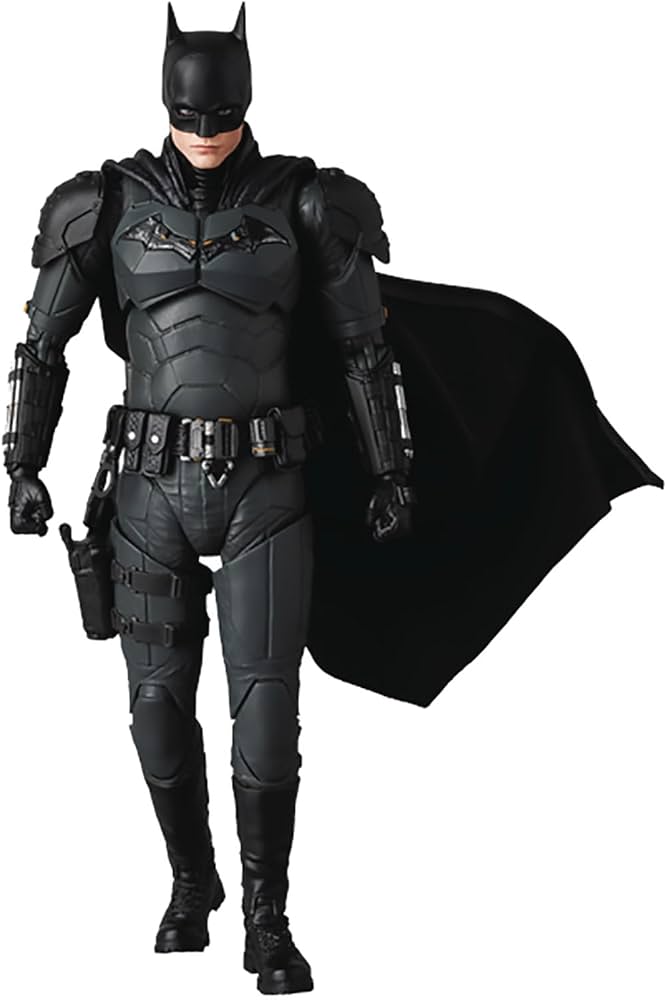 Amazon.com: Batman (2022): The Batman MAFEX Action Figure : Toys