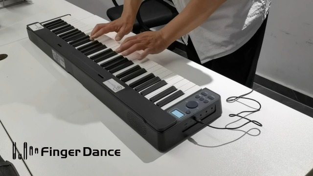 Amazon | 電子ピアノ 61鍵盤 折りたたみ 32複音数 セミウェイトキー