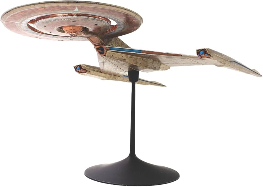Amazon.com: Polar Lights Star Trek U.S.S. Discovery NCC-1031 1