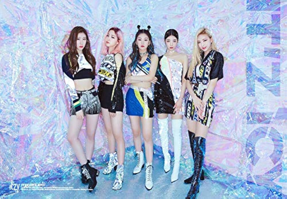 ITZY IT'Z ICY Album [ICY] ver CD+1p Folded POSTER+80p Photo Book+