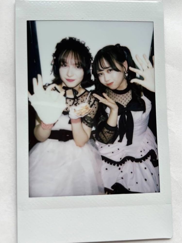 Amazon.co.jp: FRUITS ZIPPER 松本かれん 早瀬ノエル ランダムチェキ