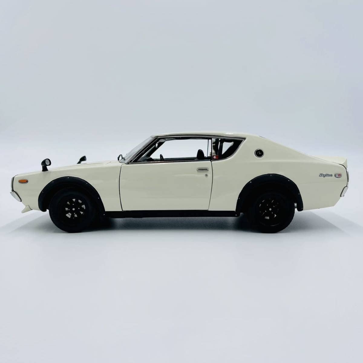 Amazon.co.jp: 京商 KYOSHO 1/18 スカイライン SKYLINE 2000GTR