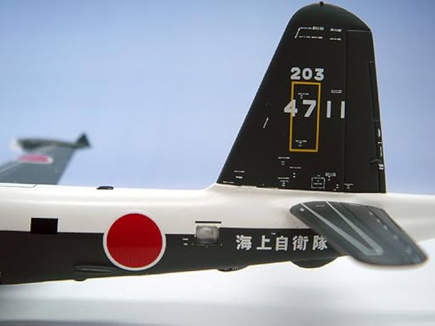 Amazon.co.jp: 全日空商事 1/200 海上自衛隊 P-2J対潜哨戒機 第203教育