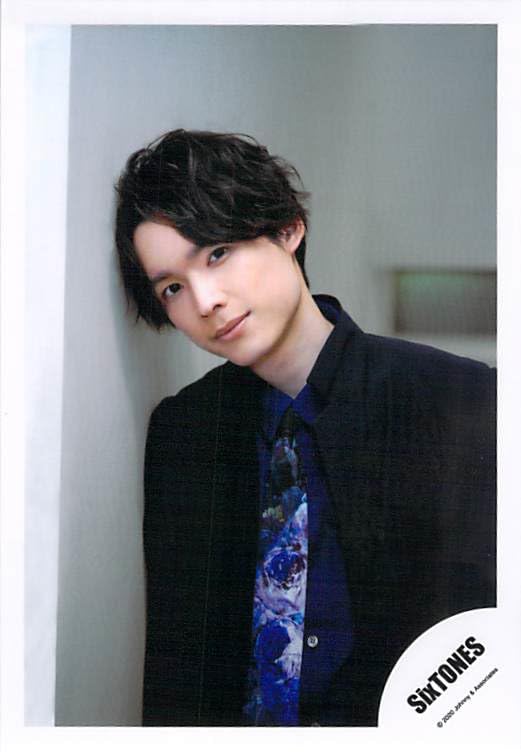Amazon.co.jp: SixTOES ストーンズ 松村北斗 公式写真 写真 フォト