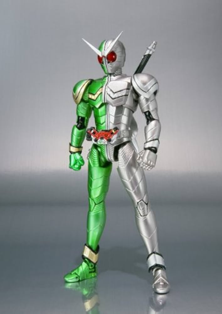 Amazon.com: BANDAI S.H. Figuarts - Kamen Rider W Cyclone Trigger